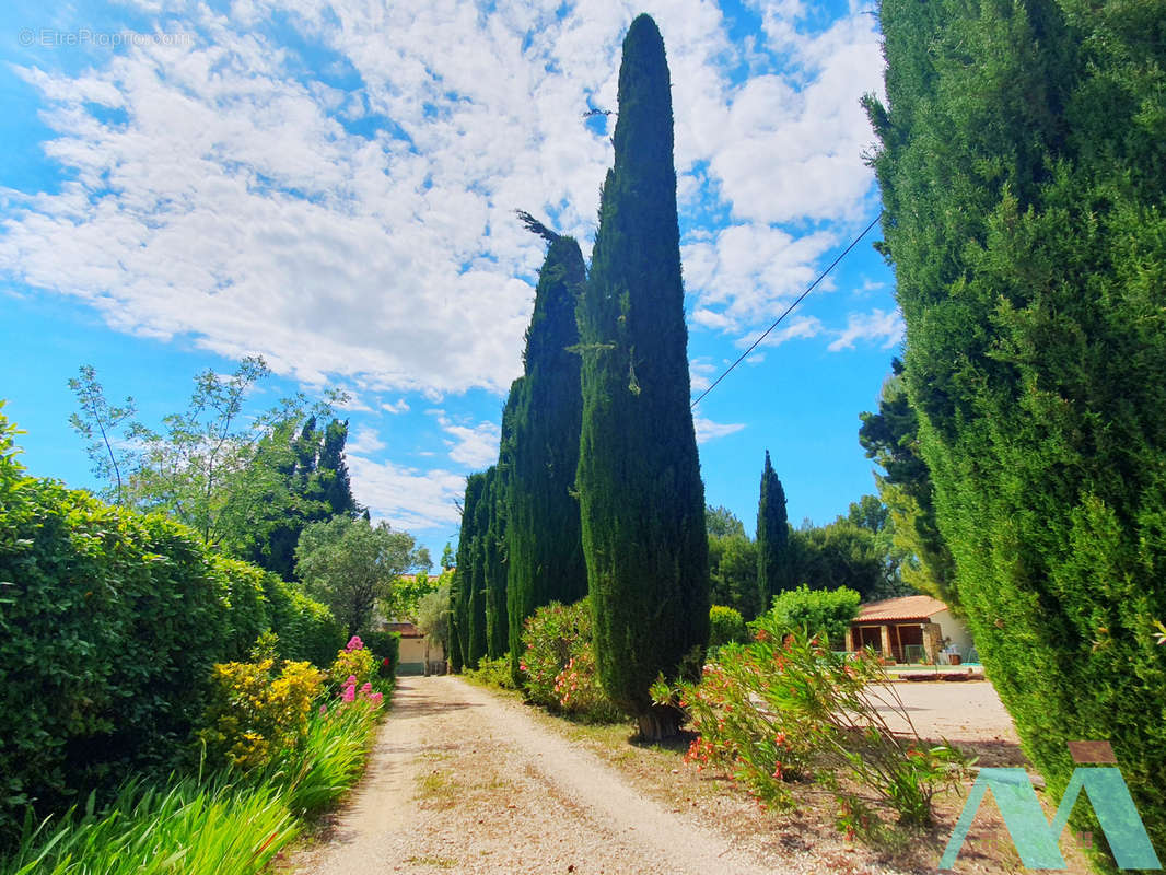 Maison à LE CASTELLET