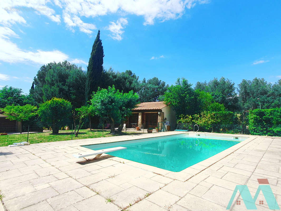 Maison à LE CASTELLET