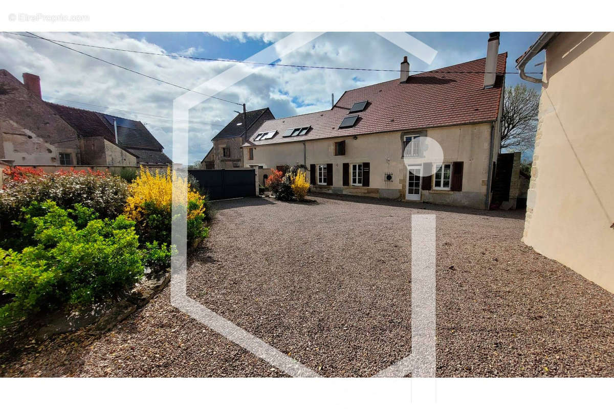 Maison à POUILLY-SUR-LOIRE