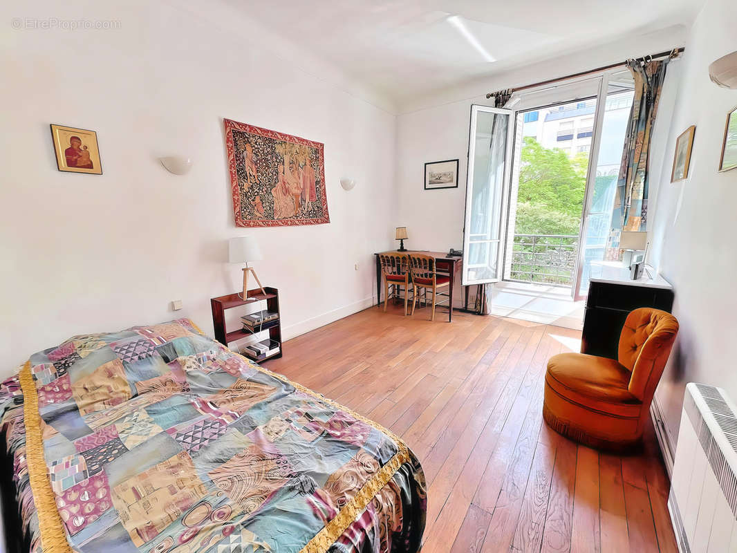 Appartement à PARIS-11E