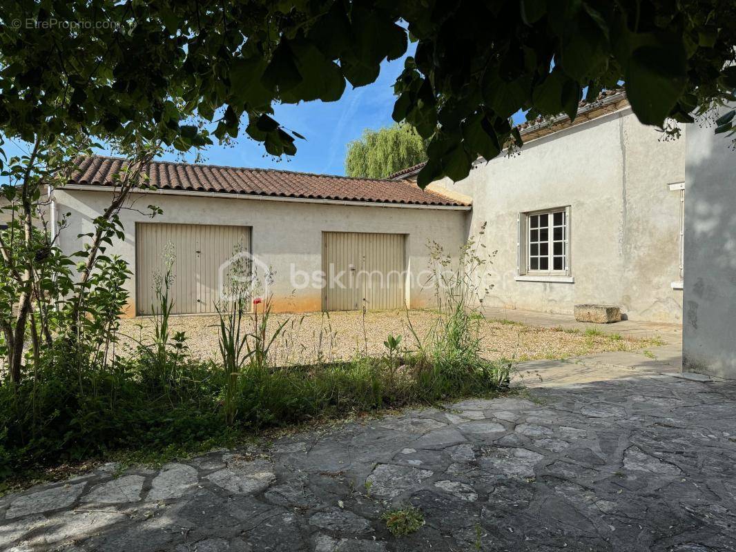 Maison à CAMPS-SUR-L&#039;ISLE