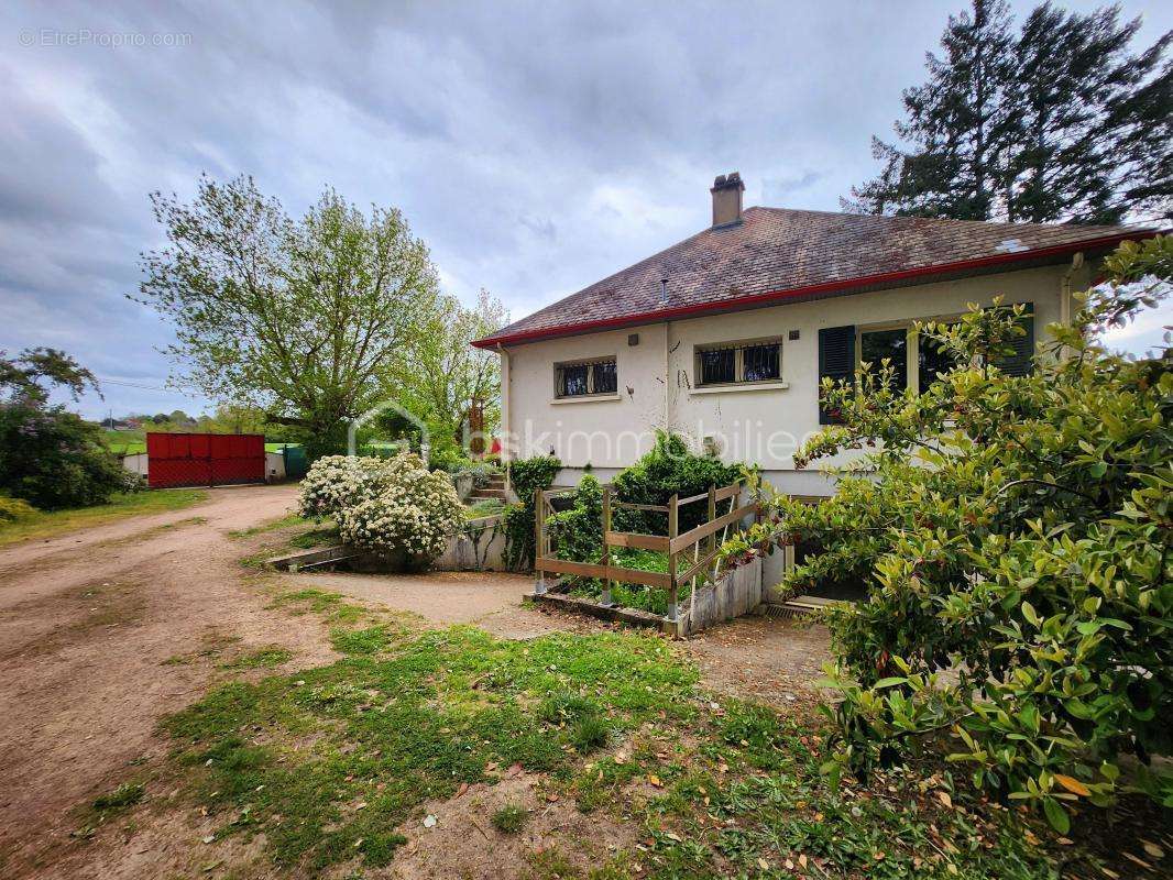 Maison à CHALLUY