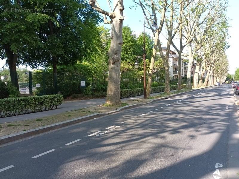 Parking à NEUILLY-SUR-SEINE