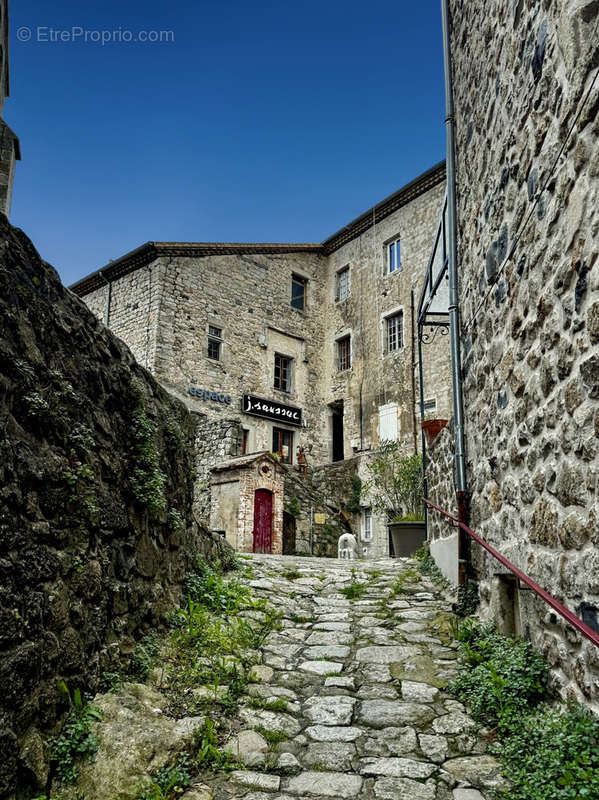 Maison à ANTRAIGUES-SUR-VOLANE