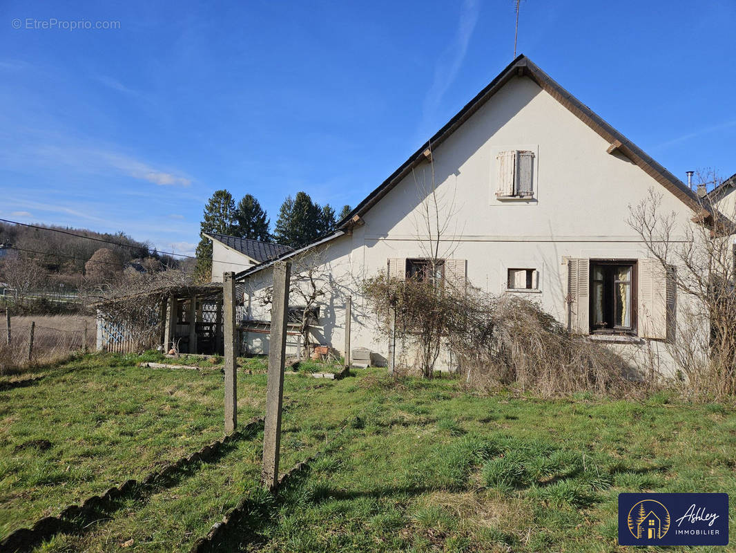 Maison à NEUVIC