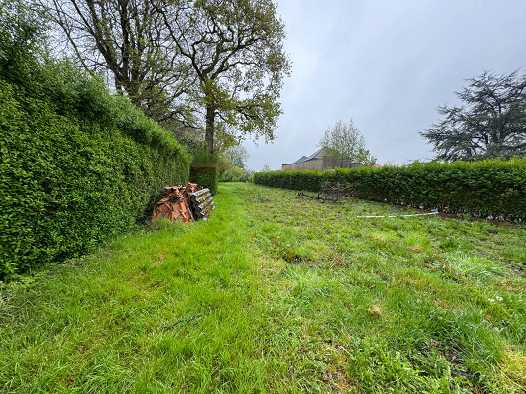 Terrain à SAINT-MARTIN-BOULOGNE