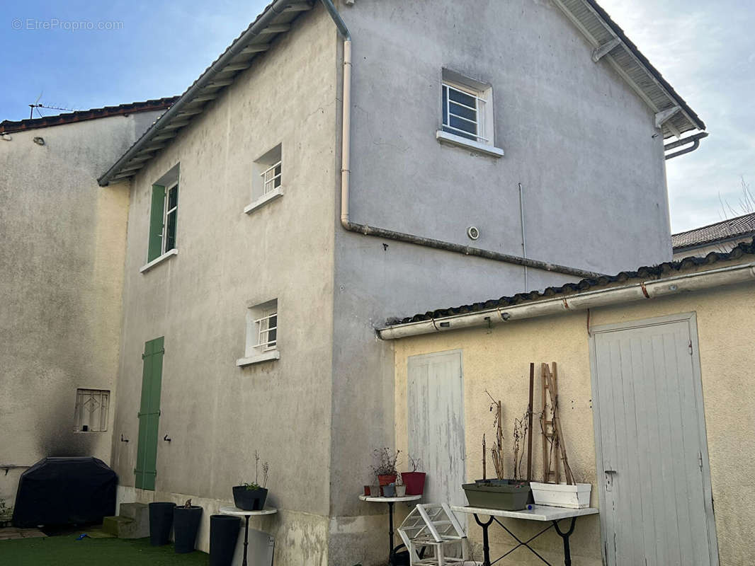 Maison à CHARROUX