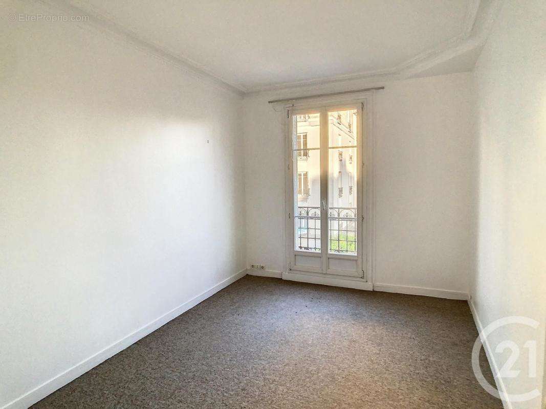 Appartement à CHARENTON-LE-PONT