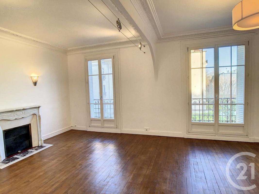 Appartement à CHARENTON-LE-PONT