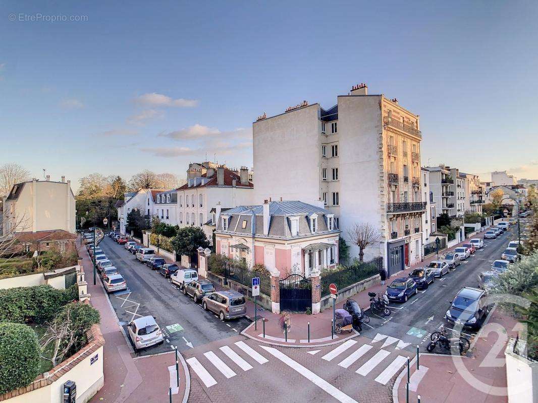 Appartement à CHARENTON-LE-PONT