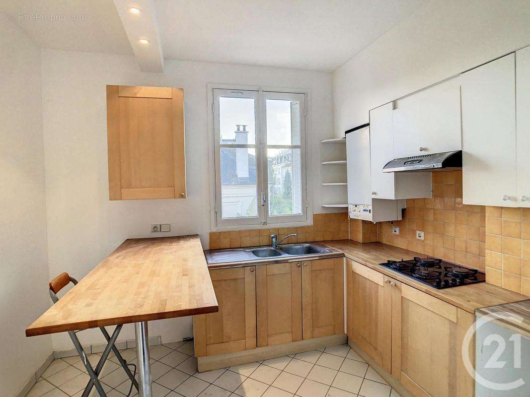 Appartement à CHARENTON-LE-PONT