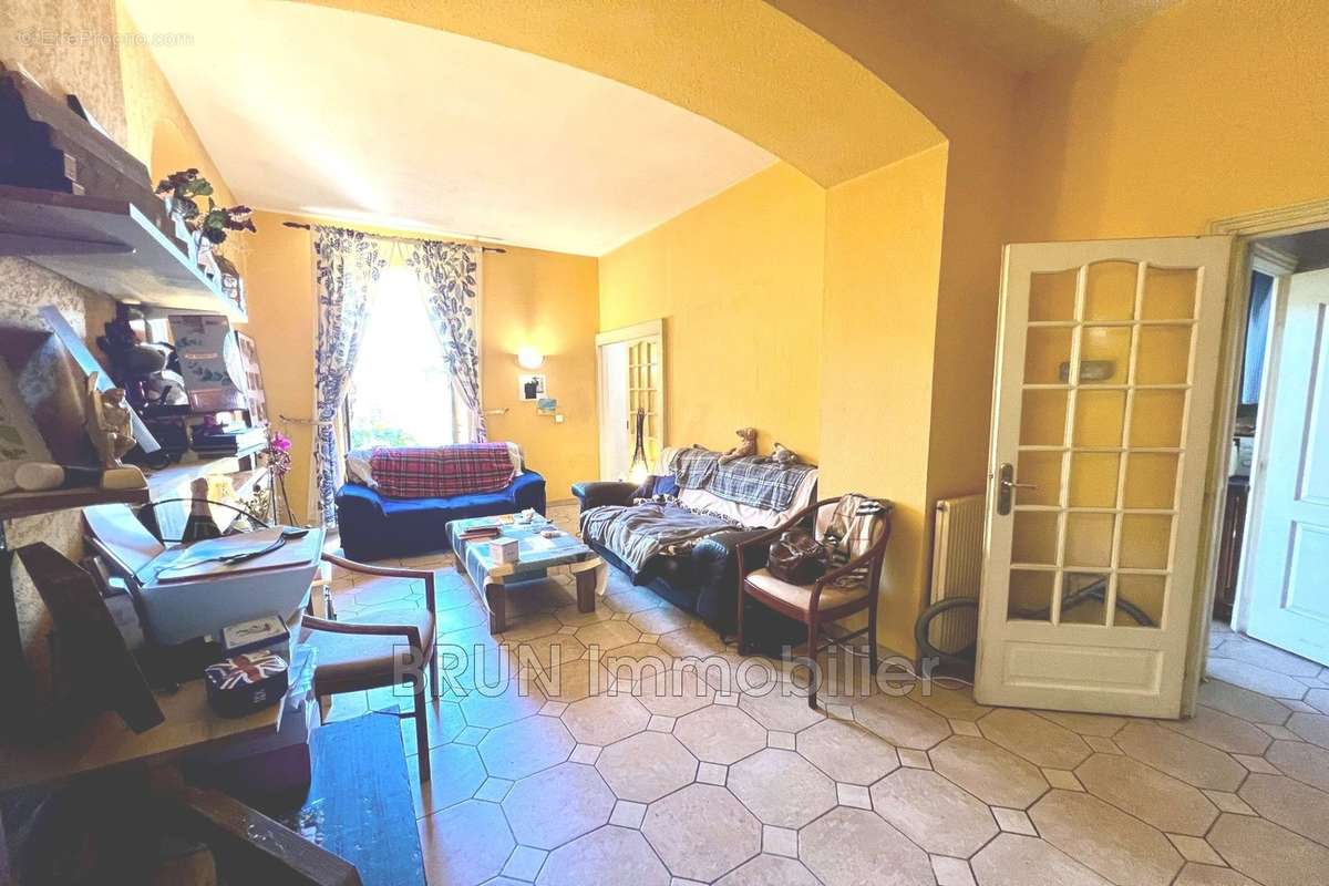 Appartement à VILLENEUVE-LOUBET