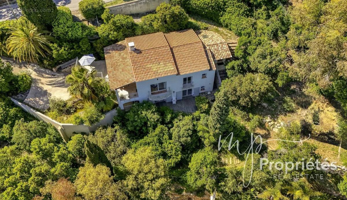 Maison à RAYOL-CANADEL-SUR-MER