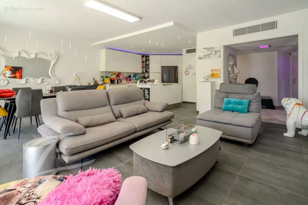 Appartement à VILLENEUVE-LOUBET