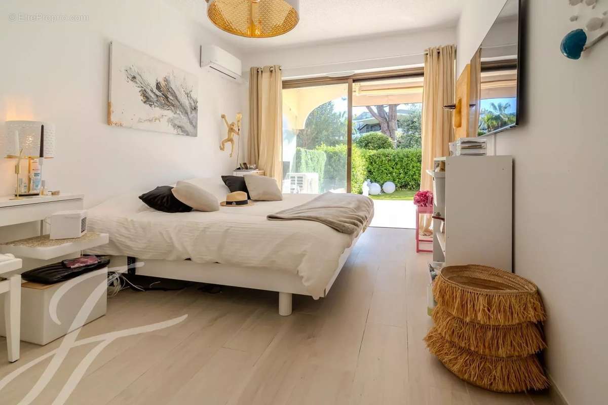 Appartement à VILLENEUVE-LOUBET