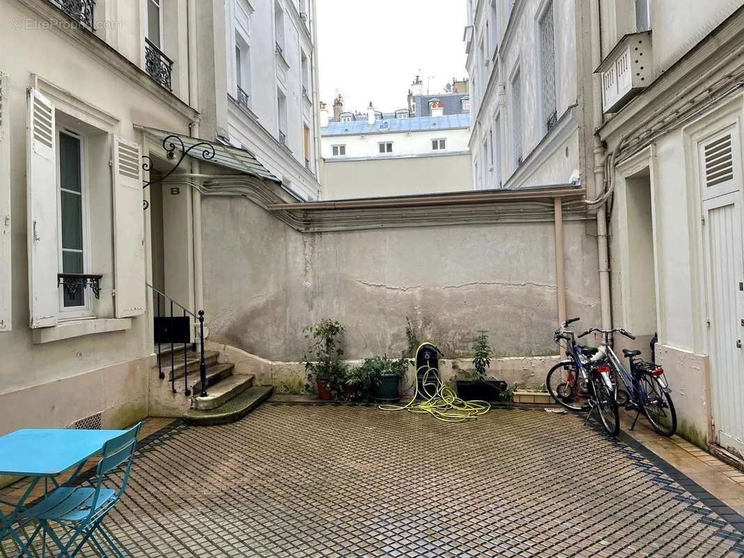 Appartement à PARIS-17E