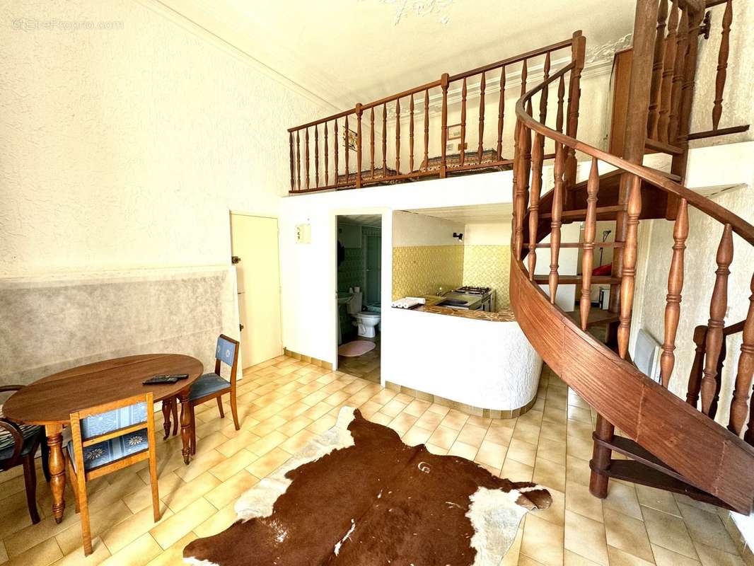 Appartement à VALLAURIS