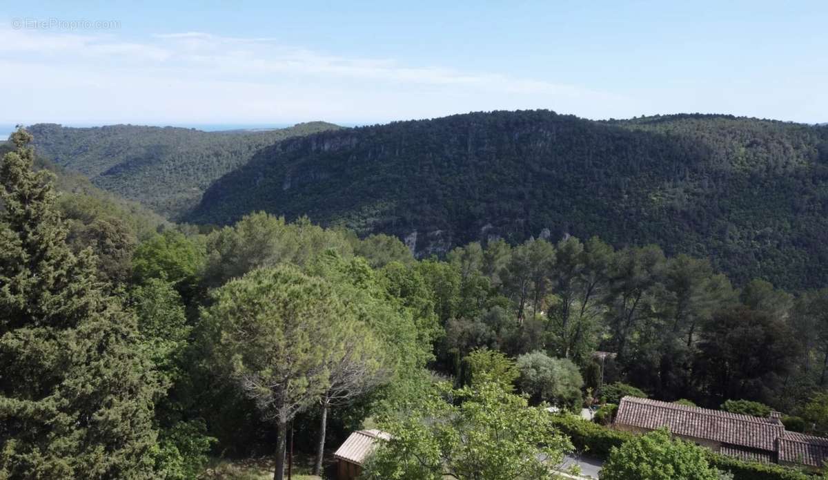 Maison à TOURRETTES-SUR-LOUP