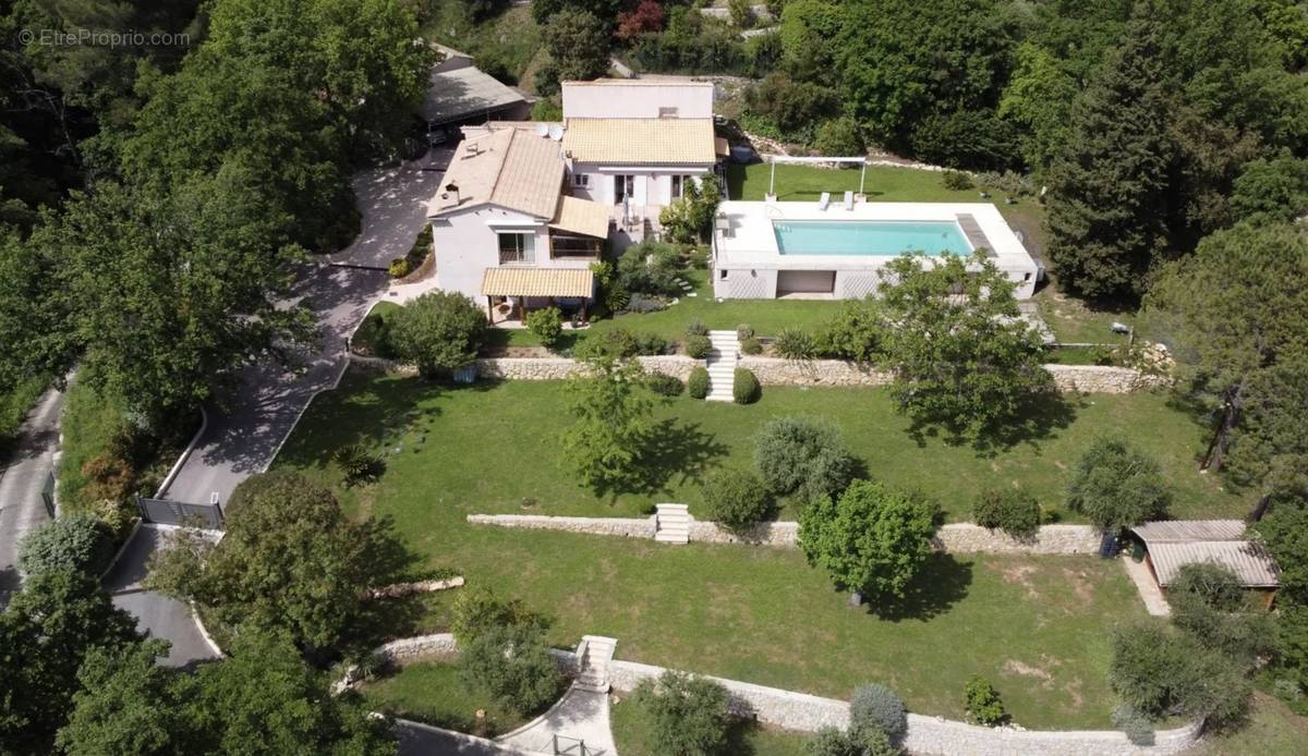 Maison à TOURRETTES-SUR-LOUP