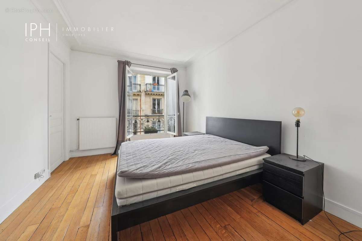 Appartement à PARIS-17E