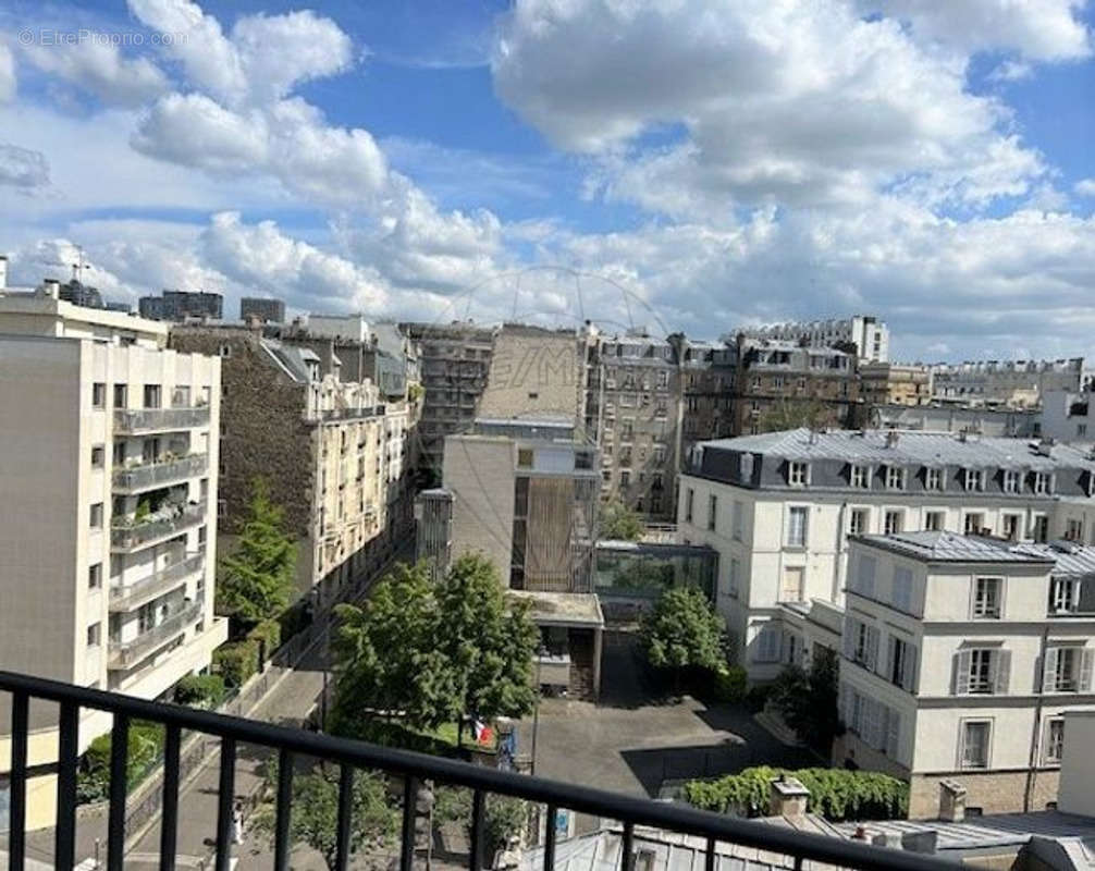 Appartement à PARIS-16E