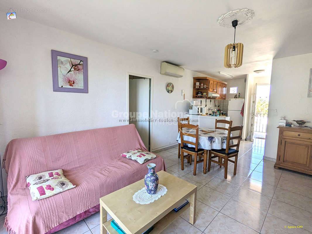 Appartement à SIX-FOURS-LES-PLAGES