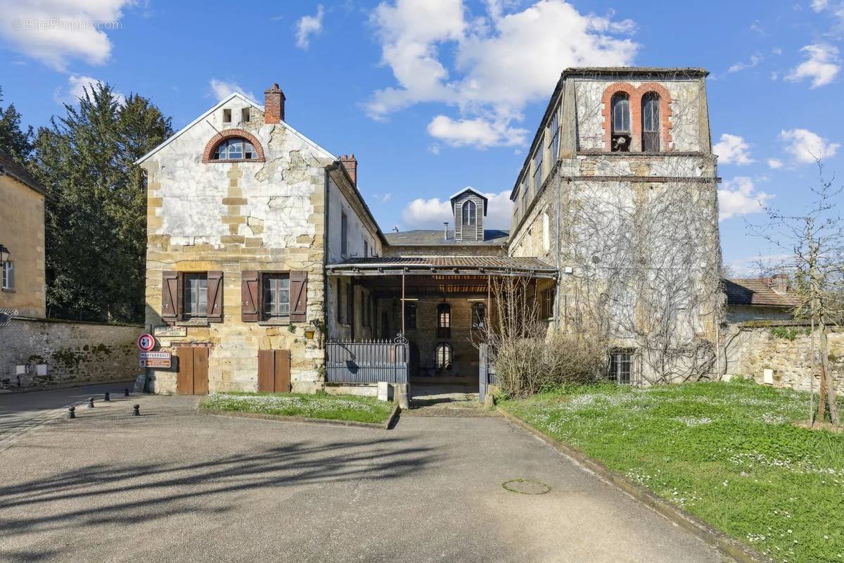 Maison à COURCELLES-SUR-VIOSNE