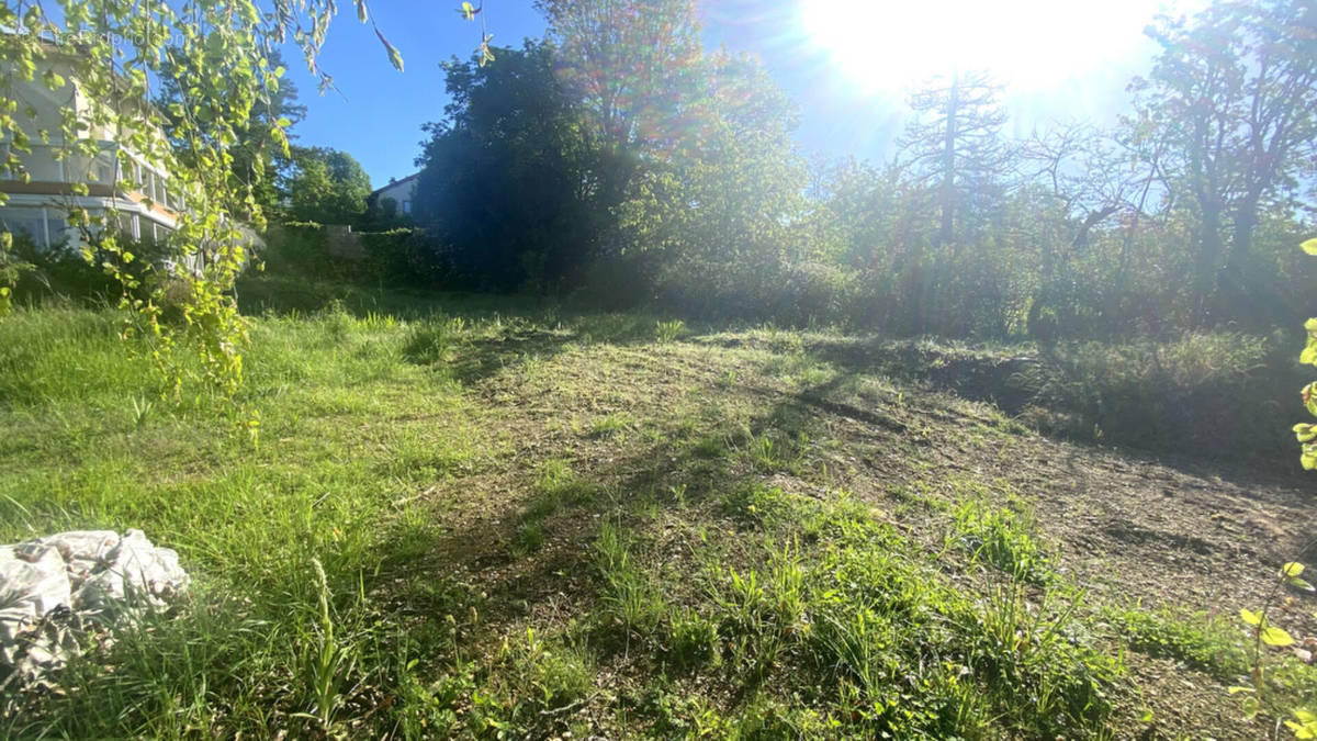 Terrain à MESSIGNY-ET-VANTOUX