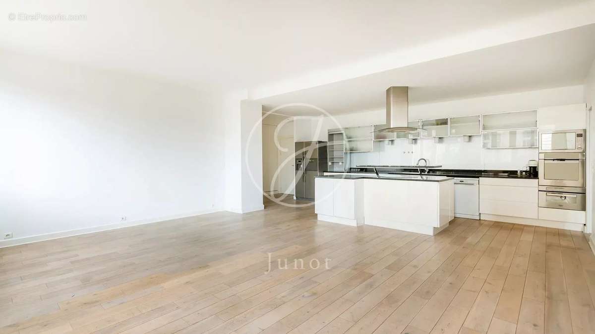 Appartement à PARIS-9E