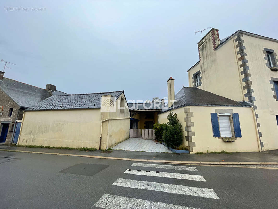 Maison à SAINT-VINCENT-SUR-OUST