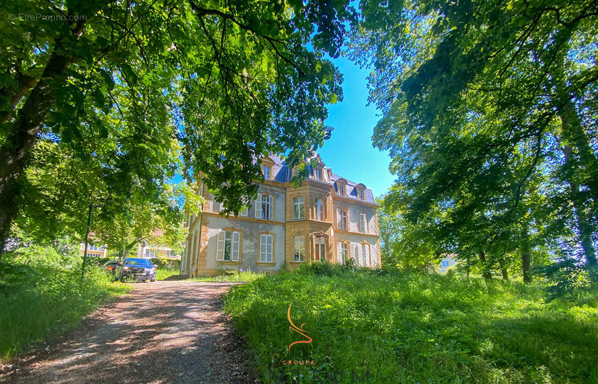 Appartement à ARS-SUR-MOSELLE