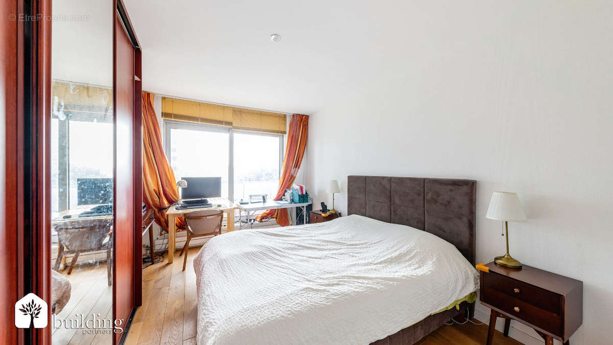 Appartement à COURBEVOIE