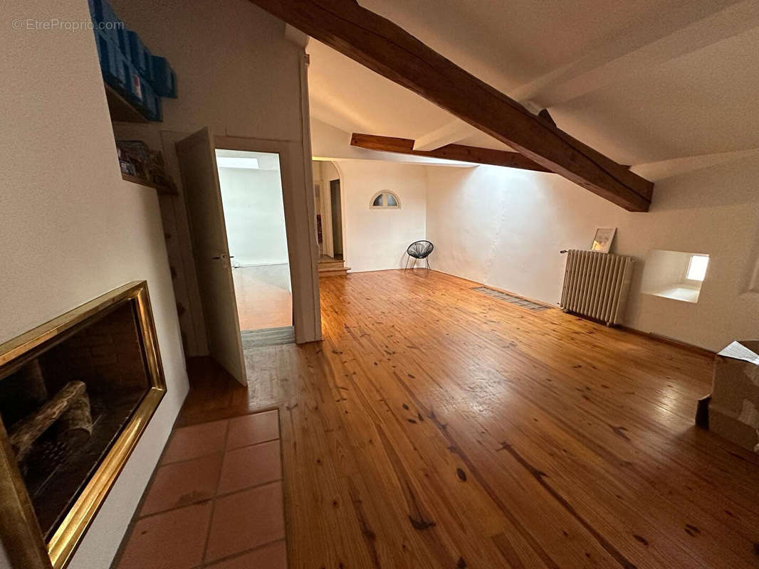 Appartement à LEVIGNAC