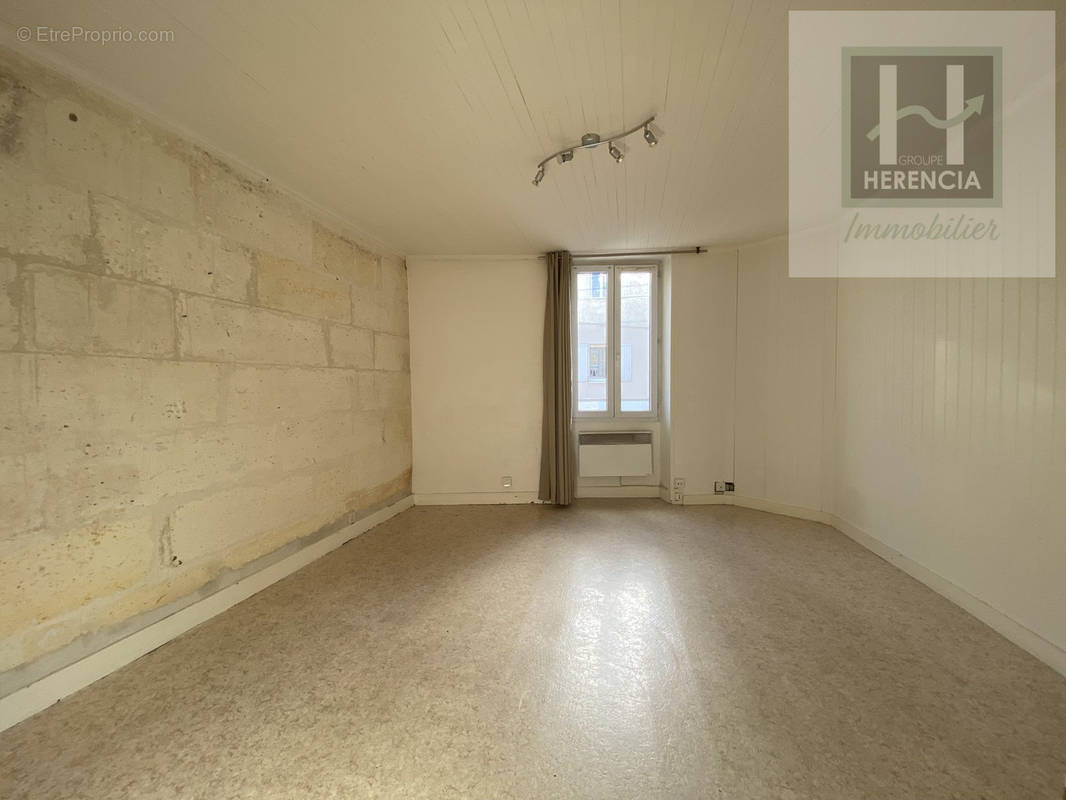 Appartement à RUELLE-SUR-TOUVRE