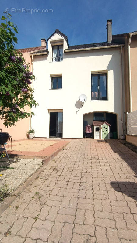 Maison à BREUX-JOUY