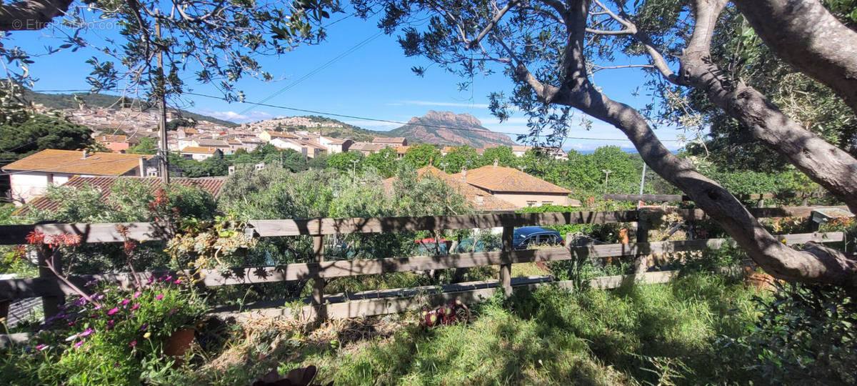 Maison à ROQUEBRUNE-SUR-ARGENS