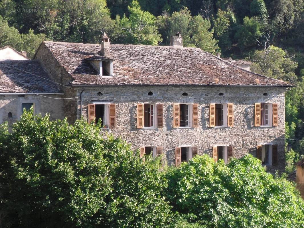 Maison à CASTELLO-DI-ROSTINO