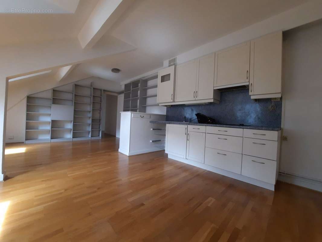 Appartement à NEUILLY-SUR-SEINE