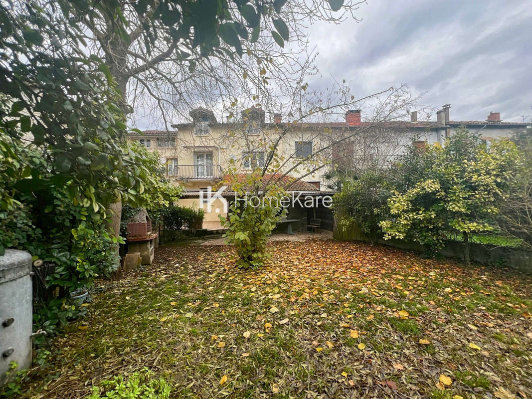 Maison à L&#039;ISLE-EN-DODON