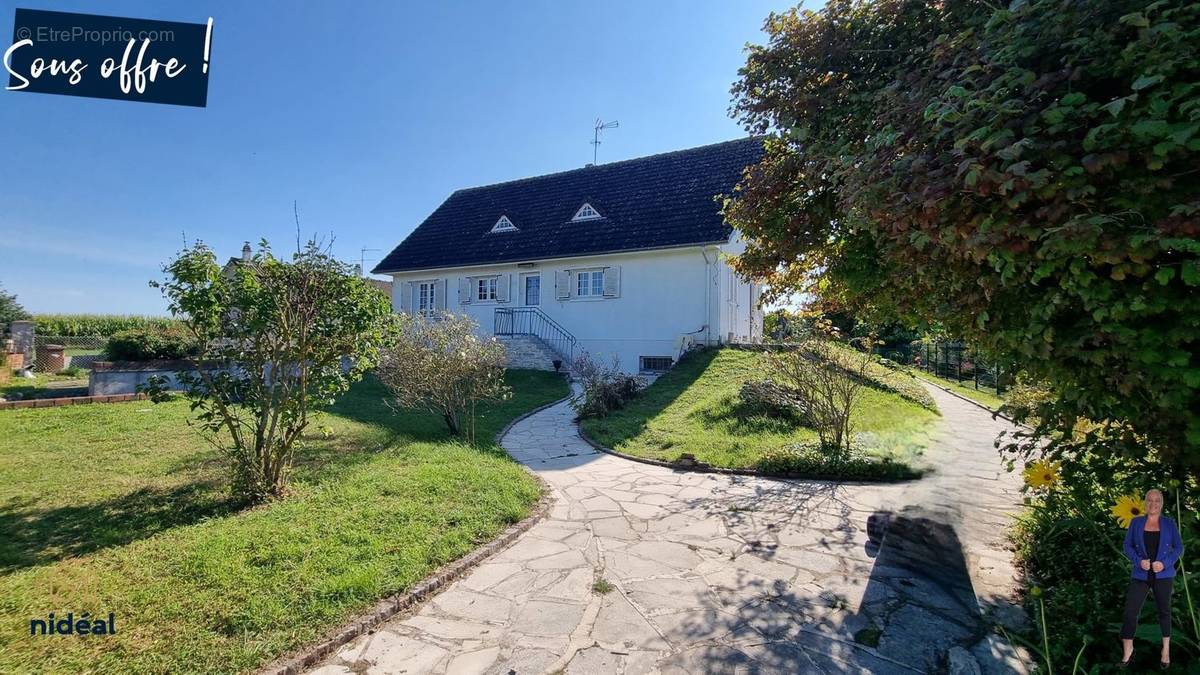 Sous Offre d&#039;achat - Maison à VILLERS-SUR-LE-ROULE