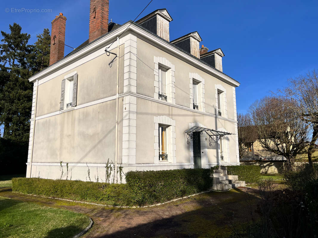 Maison à NOGENT-SUR-VERNISSON