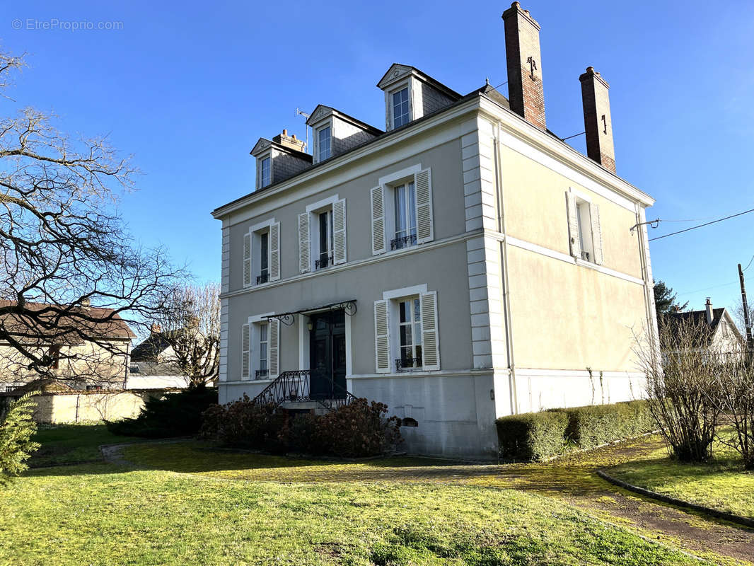 Maison à NOGENT-SUR-VERNISSON