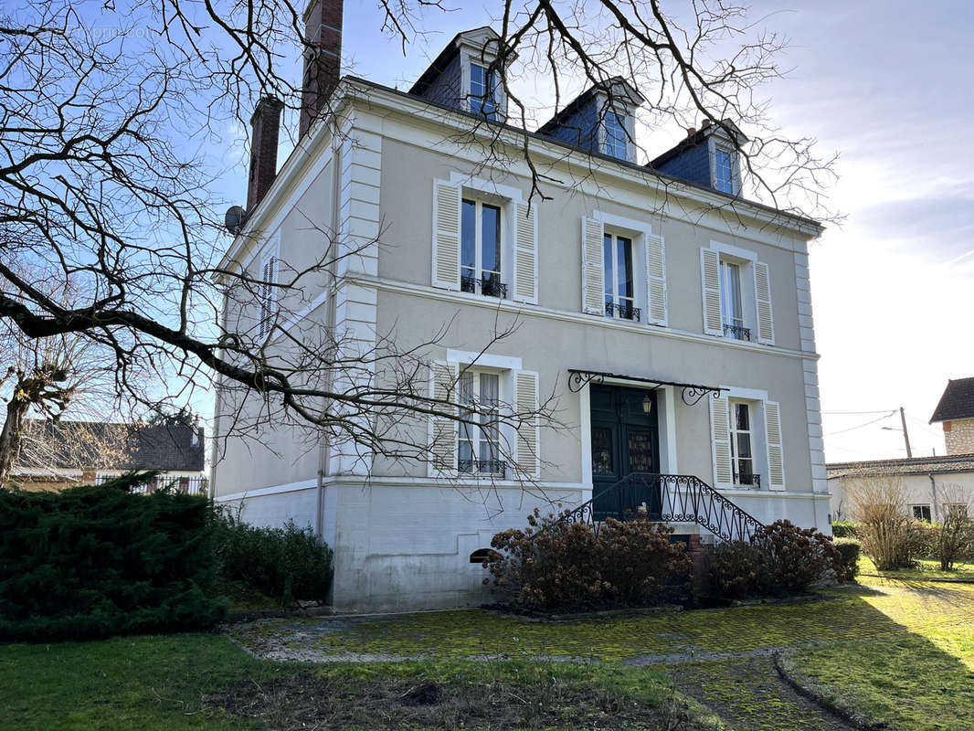 Maison à NOGENT-SUR-VERNISSON