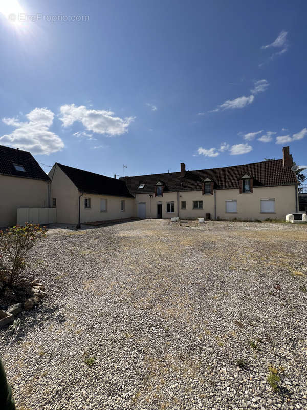 Maison à SAINT-BENOIT-SUR-LOIRE