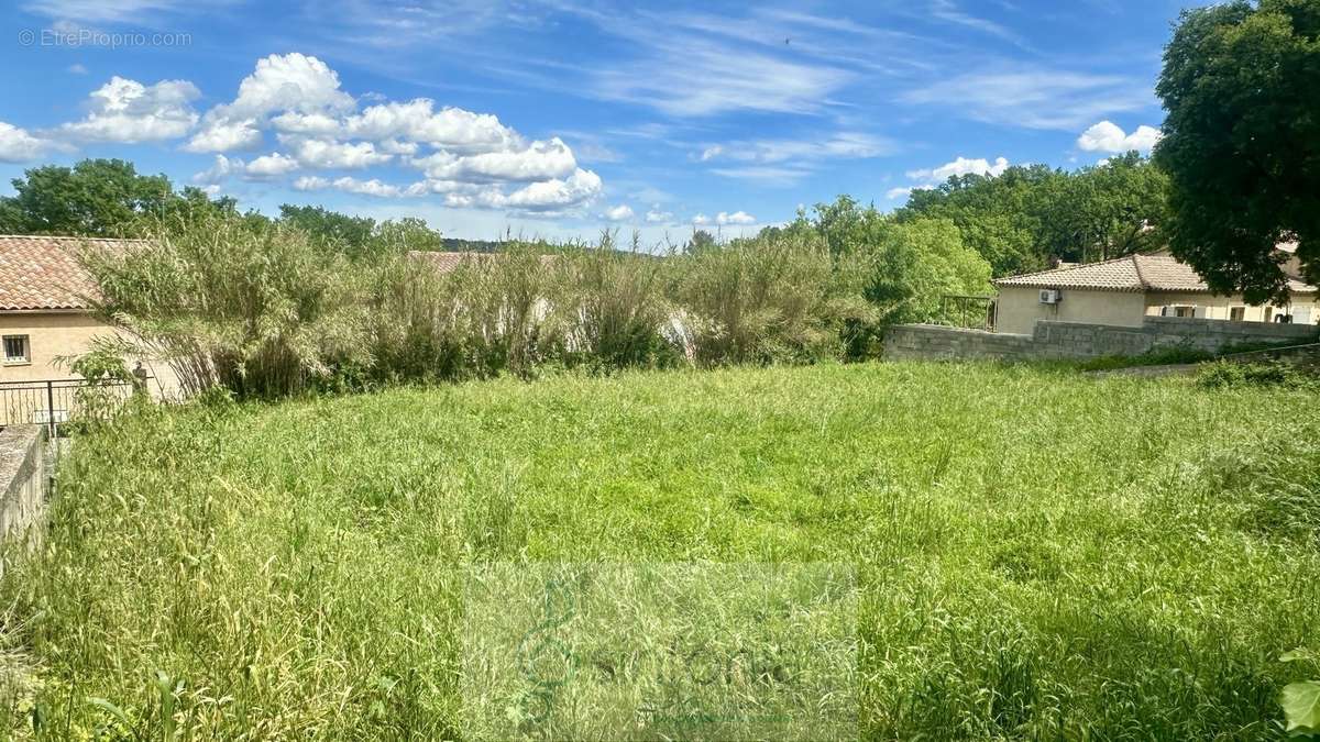 Terrain à UZES