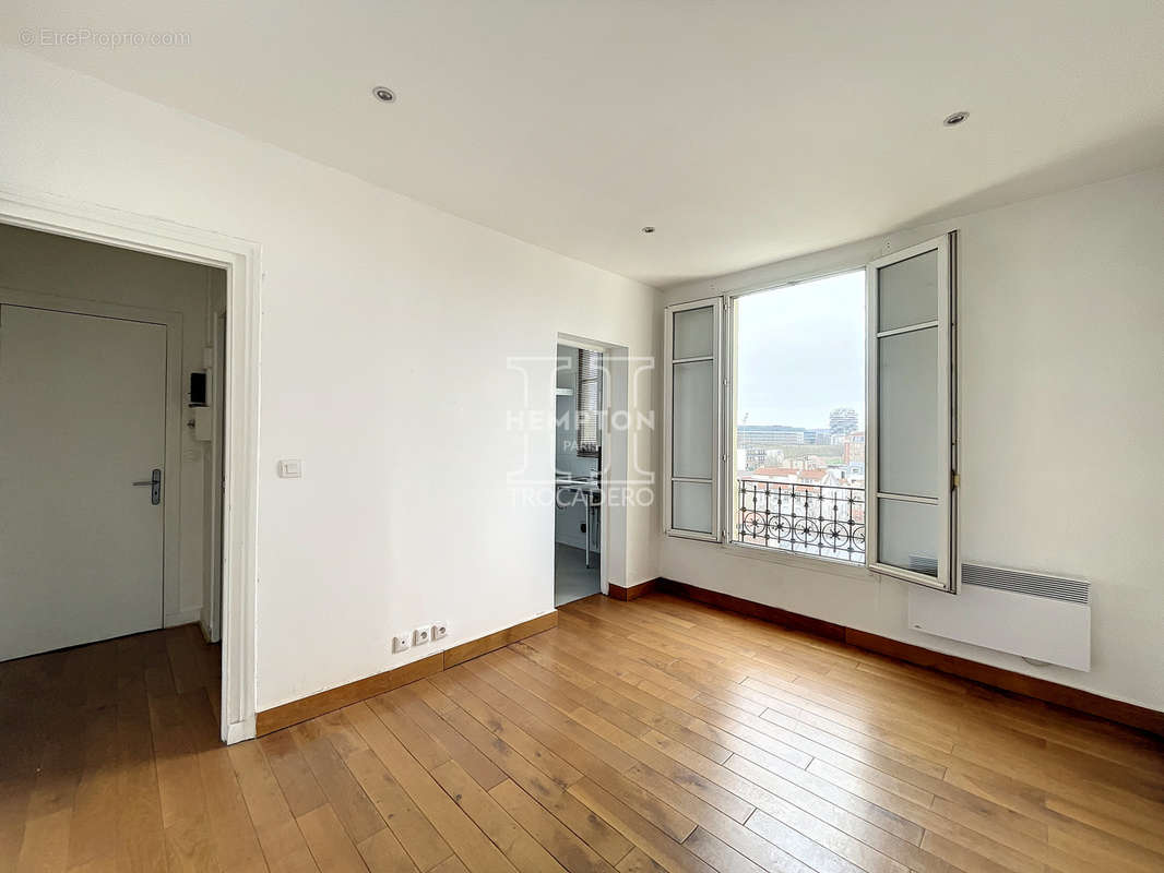 Appartement à ISSY-LES-MOULINEAUX