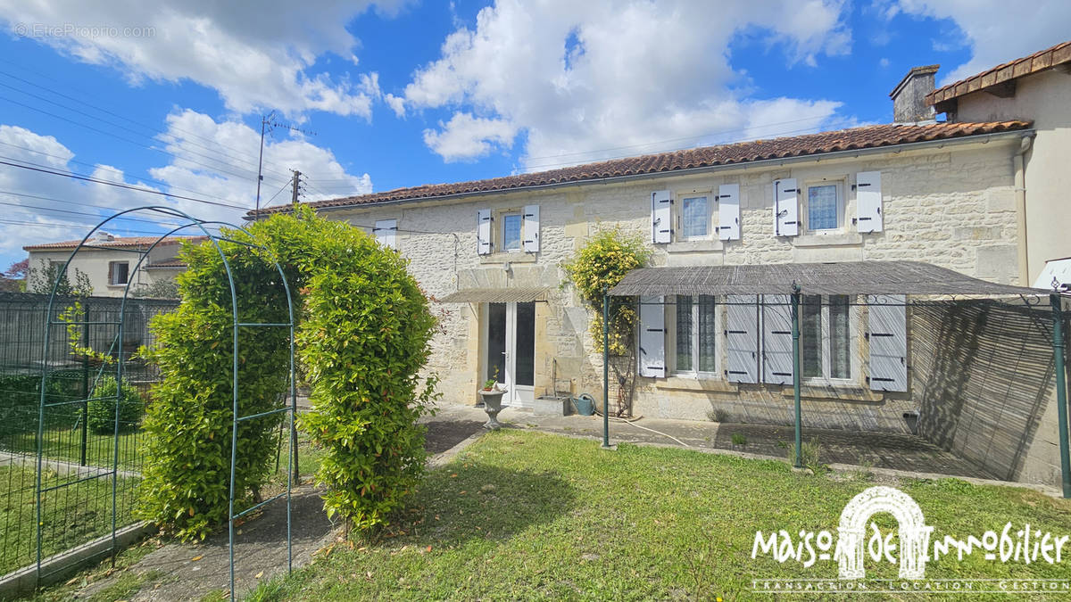 Maison à CHATEAUBERNARD