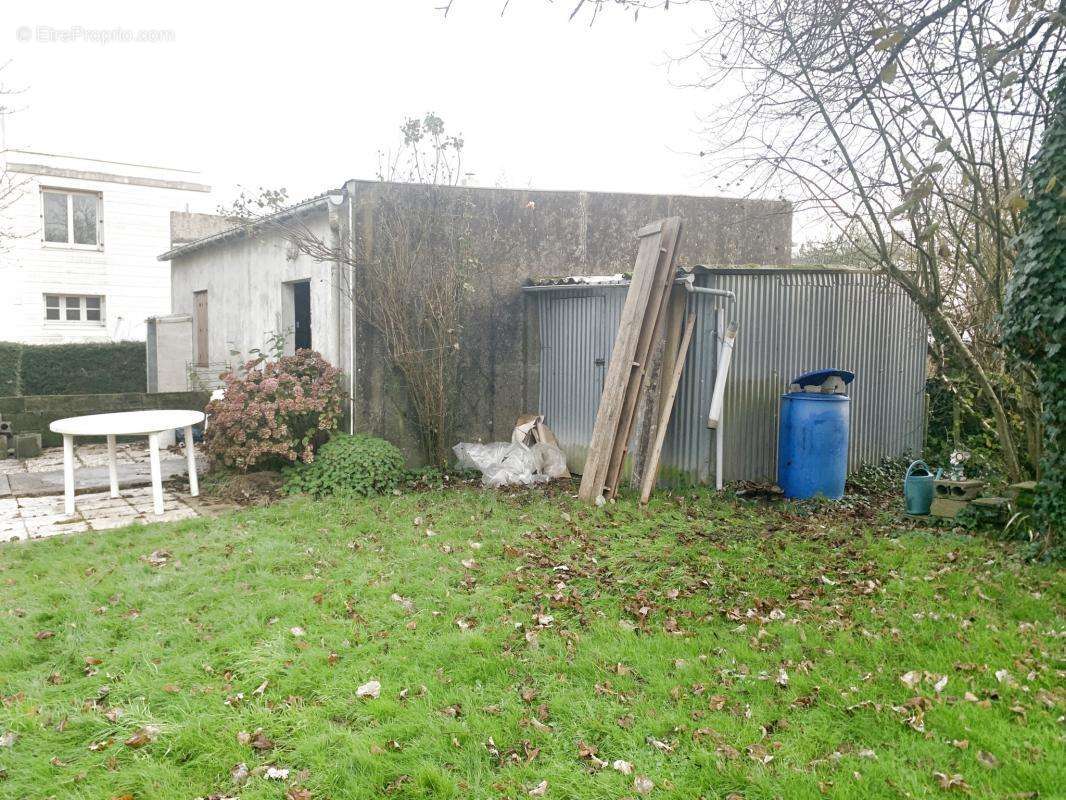 Maison à VILLEDIEU-LA-BLOUERE