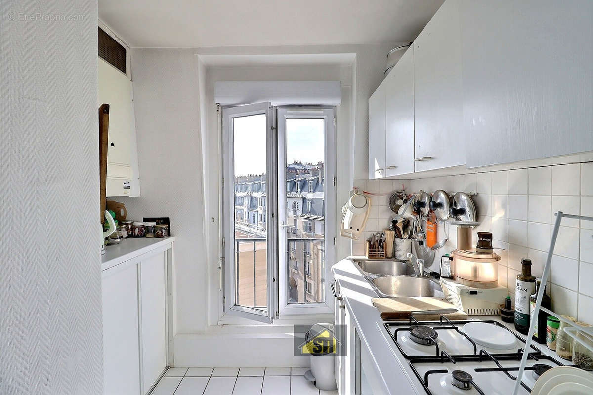 Appartement à PARIS-18E