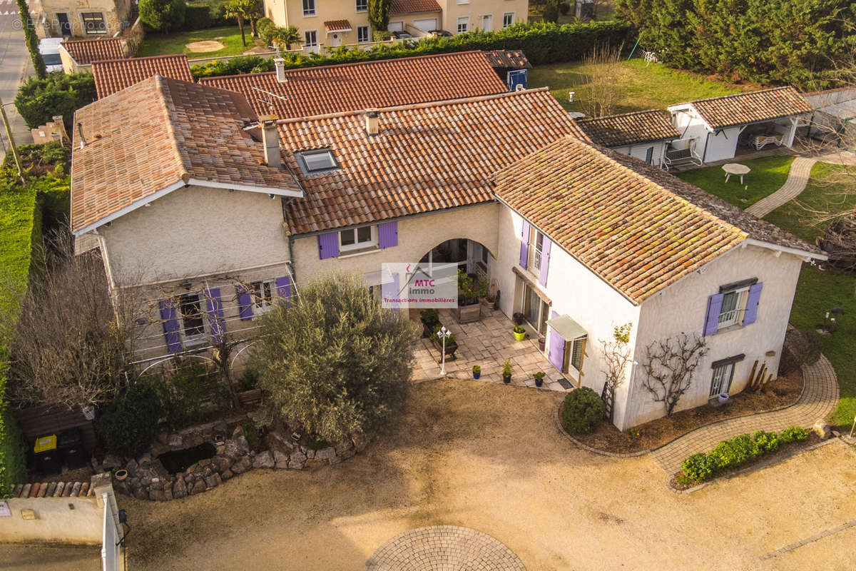 Maison à CHEYSSIEU